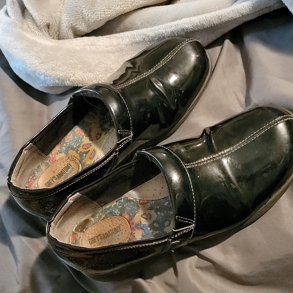 Grey's Anatomy nursing clogs